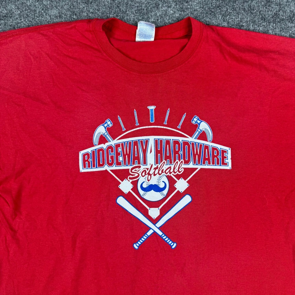 Gildan T-Shirt Mens 2XL Red Ridgeway Hardware Softball Graphic Short Sleeve Tee